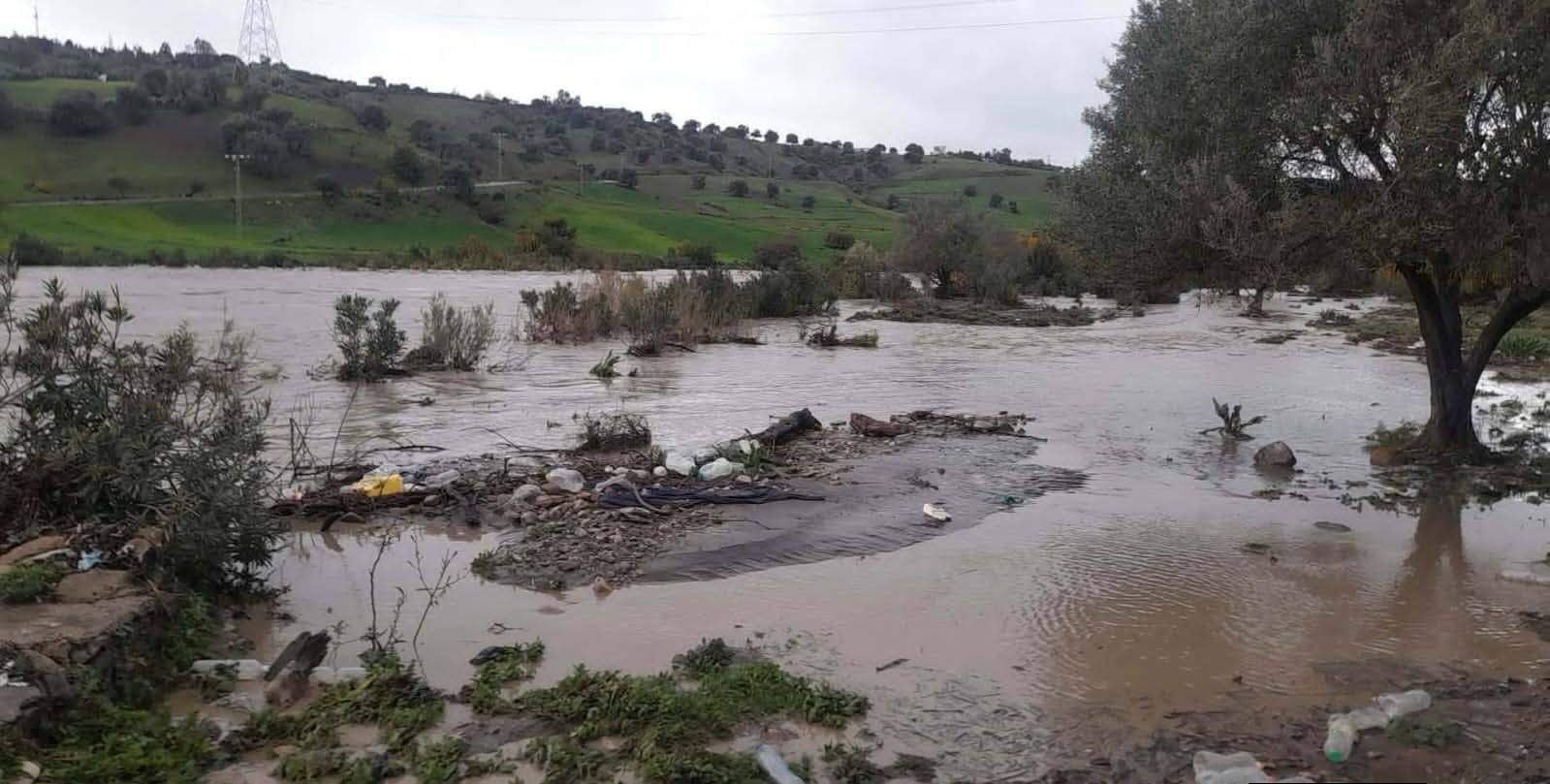 التمديد في إيقاف الدروس بكافة معتمديات ولاية جندوبة  ليوم غد الجمعة توقيا من مخاطر الفيضانات