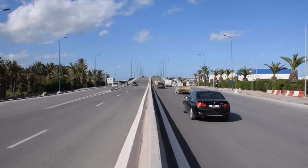 بداية من الليلة: غلق  الجسر على مستوى شارع ياسر عرفات قبالة مطار تونس قرطاج