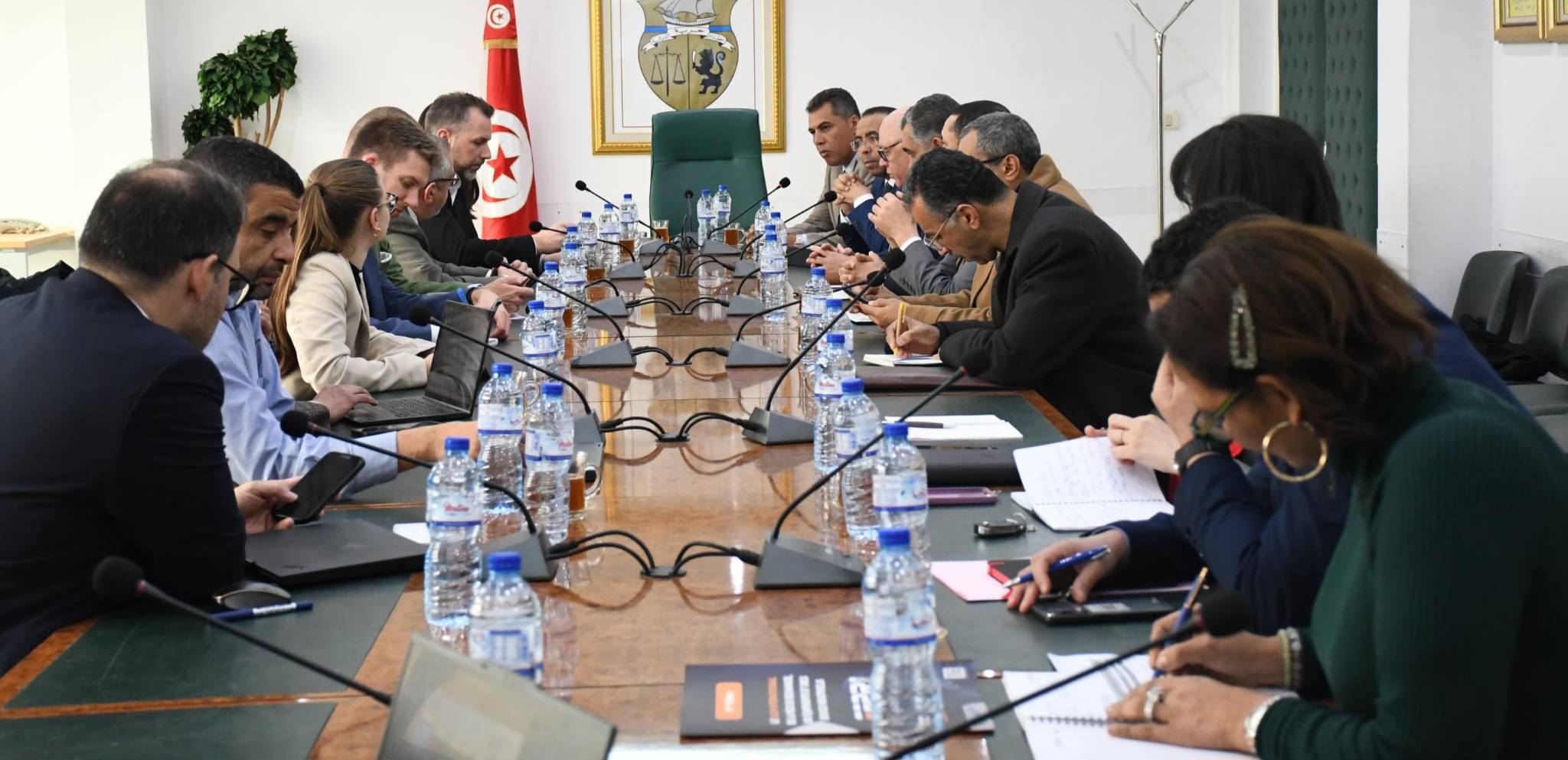 متابعة إنجاز مشروع المدينة الذكية للسيارات 