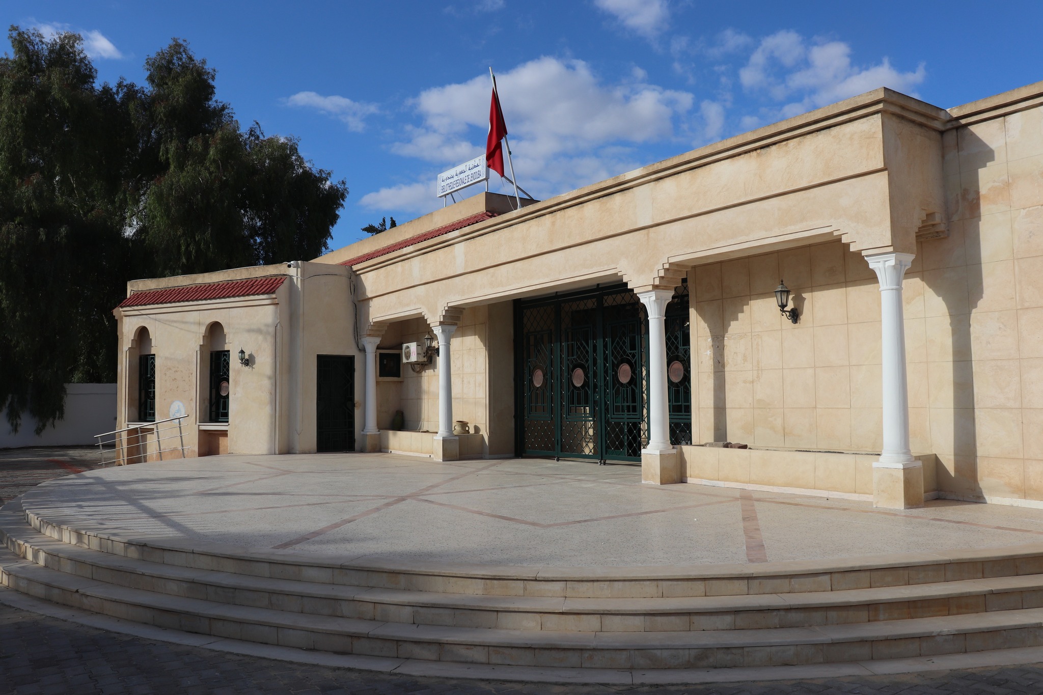 جندوبة: اتفاقية شراكة بين المكتبة الجهوية والمركز المندمج للتعليم والتأهيل ومركز النهوض بالمعاقين