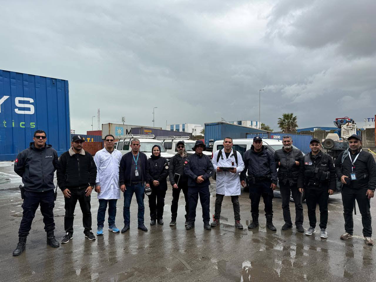 عملية مسح بميناء رادس التجاري في اطار مكافحة الاتجار غير المشروع وتهريب المواد الخطرة.