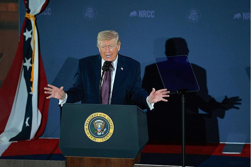 ترامب : سنستهدف محطات كهرباء وجسور إيرانية يوم الثلاثاء إذا لم يُفتح مضيق هرمز