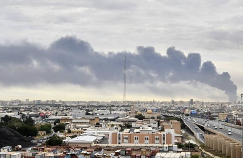 الجيش الكويتي: تعرض مرافق تشغيلية تابعة لمؤسسة البترول الكويتية، وأحد مباني مجمع الوزارات، لاستهداف بطائرات مسيرة