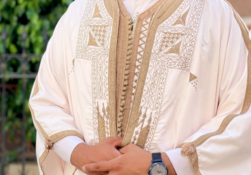 الاسعد عطيّة يتوّج بالجائزة الأولى ضمن أولمبياد "التطريز على الجبة الرجالية "