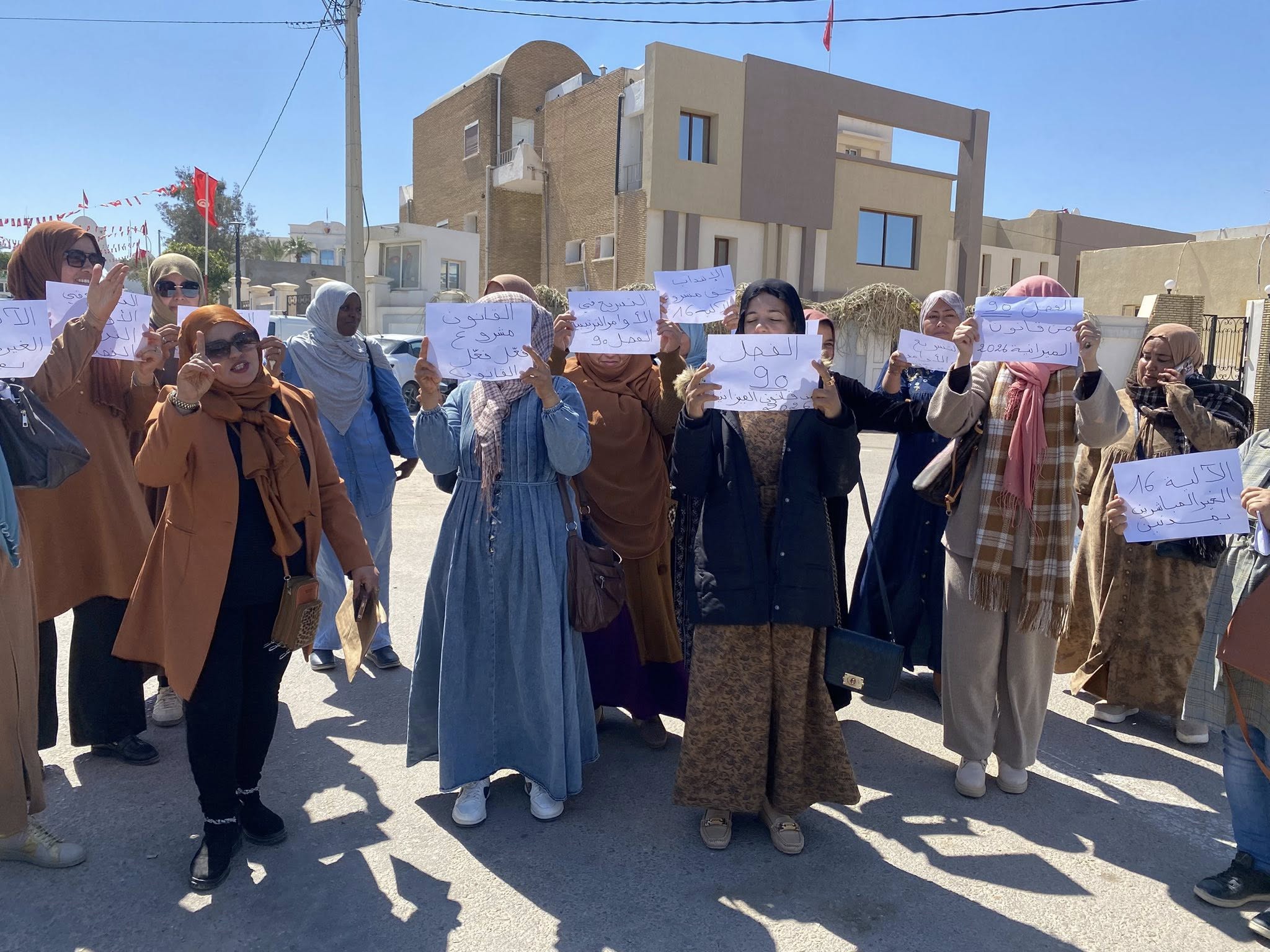 مدنين: أعوان الآلية 16 غير المباشرين يطالبون بتسريع  إصدار الأوامر الترتيبية لانتدابهم