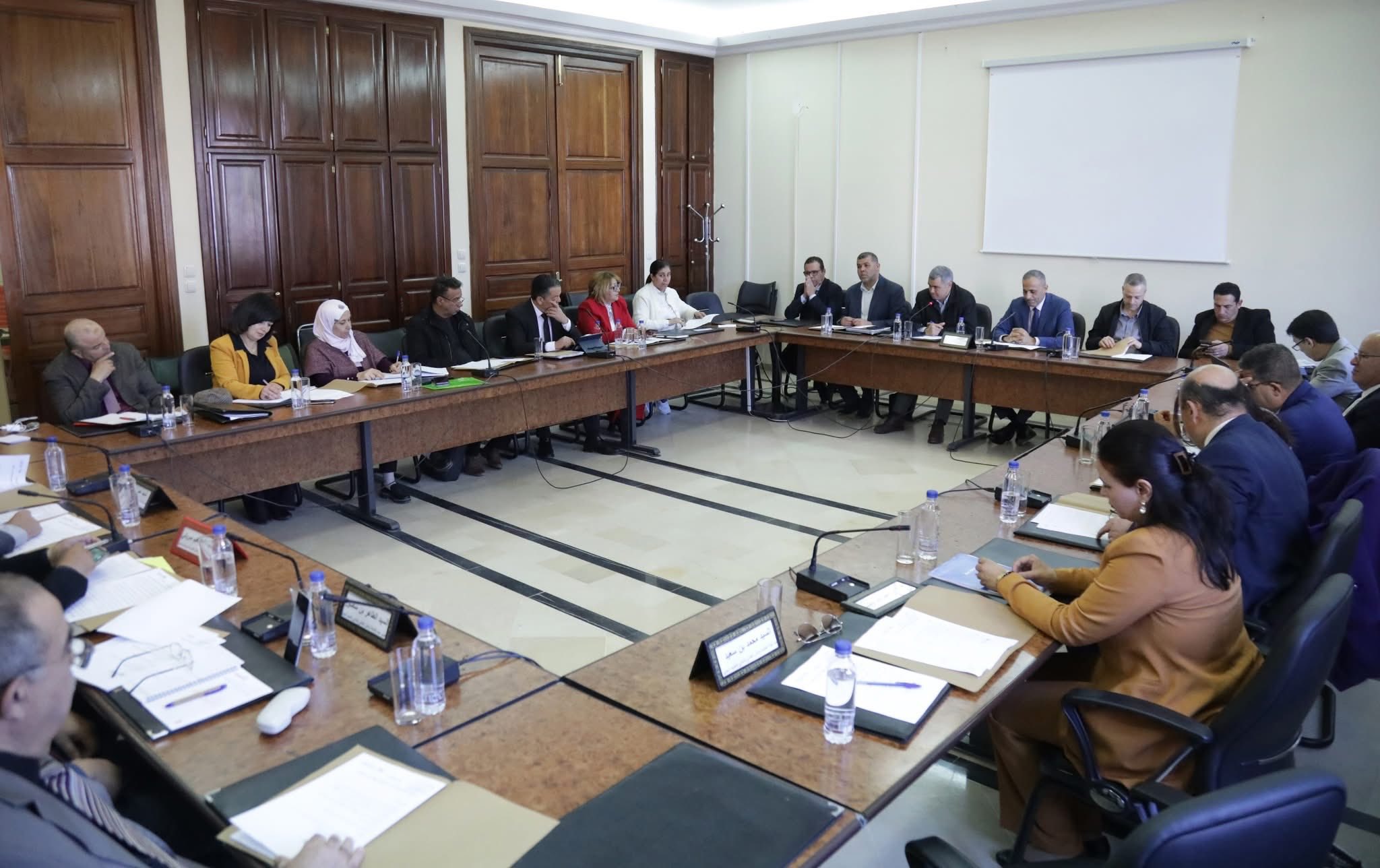 لجنة الفلاحة بالبرلمان تستمع الى مقترح قانون لتسوية وضعية الآبار الفلاحية العميقة غير المرخصة