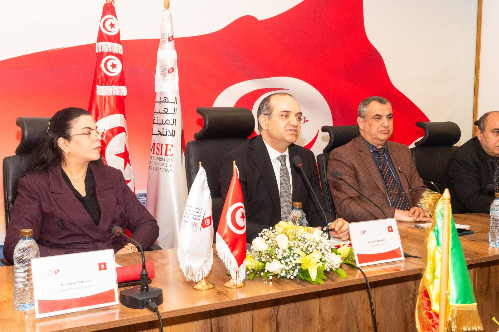 فاروق بوعسكر يلتقي وفدا من الإدارة العامة للانتخابات بالسنغال