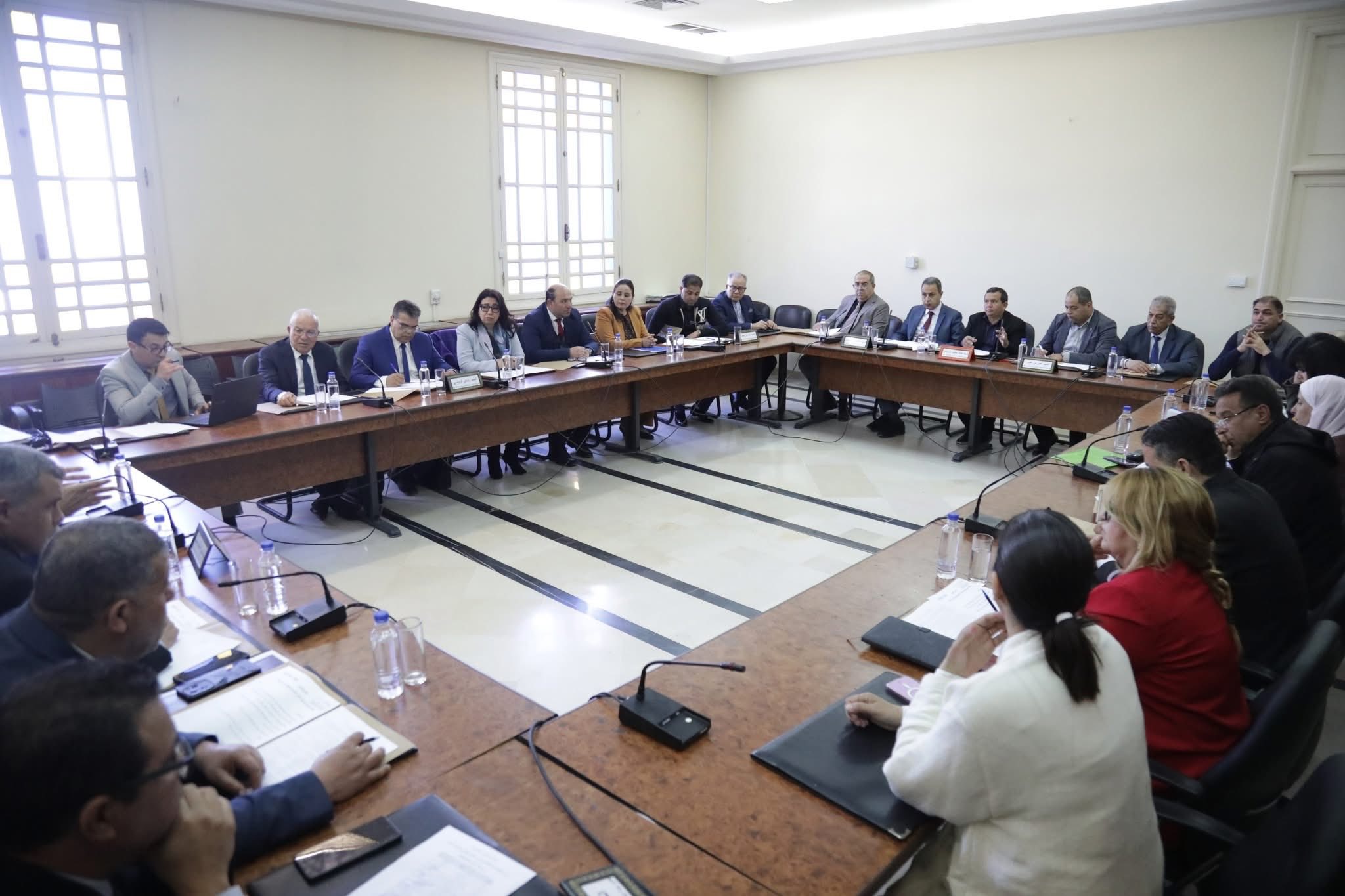 لجنة الفلاحة بالبرلمان تستمع الى مقترح قانون لتسوية وضعية الآبار الفلاحية العميقة غير المرخصة