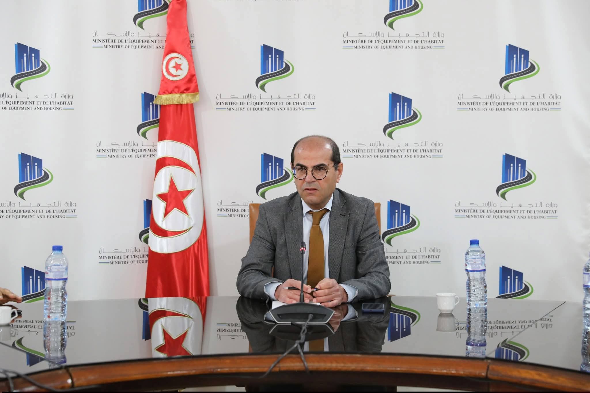 وزير التجهيز يدعو أصحاب المقاطع للرفع في نسق إنتاج المواد الإنشائية