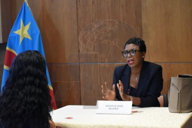 لقاءات مهنية تونسية-كونغولية: مركز النهوض بالصادرات يحتضن أكثر من 300 لقاء مباشر لتعزيز الشراكة الإقتصادية