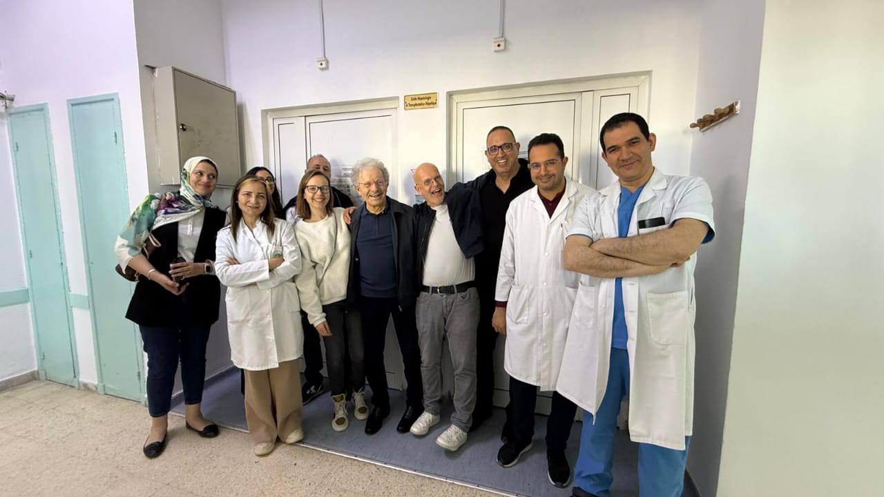 الفرق الطبية بمستشفى فطومة بورقيبة بالمنستير تنجح في إجراء عمليتي زرع كبد لطفلين خلال 72 ساعة فقط