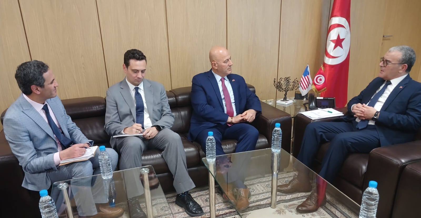 آفاق تعزيز التعاون الإقتصادي ، محور لقاء وزير الإقتصاد بسفير الولايات المتحدة الأمريكية.