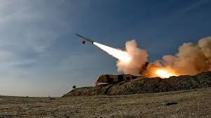 "الدفاع الإماراتية" تعلن التعامل مع اعتداءات صاروخية وطائرات مسيرة قادمة من إيران