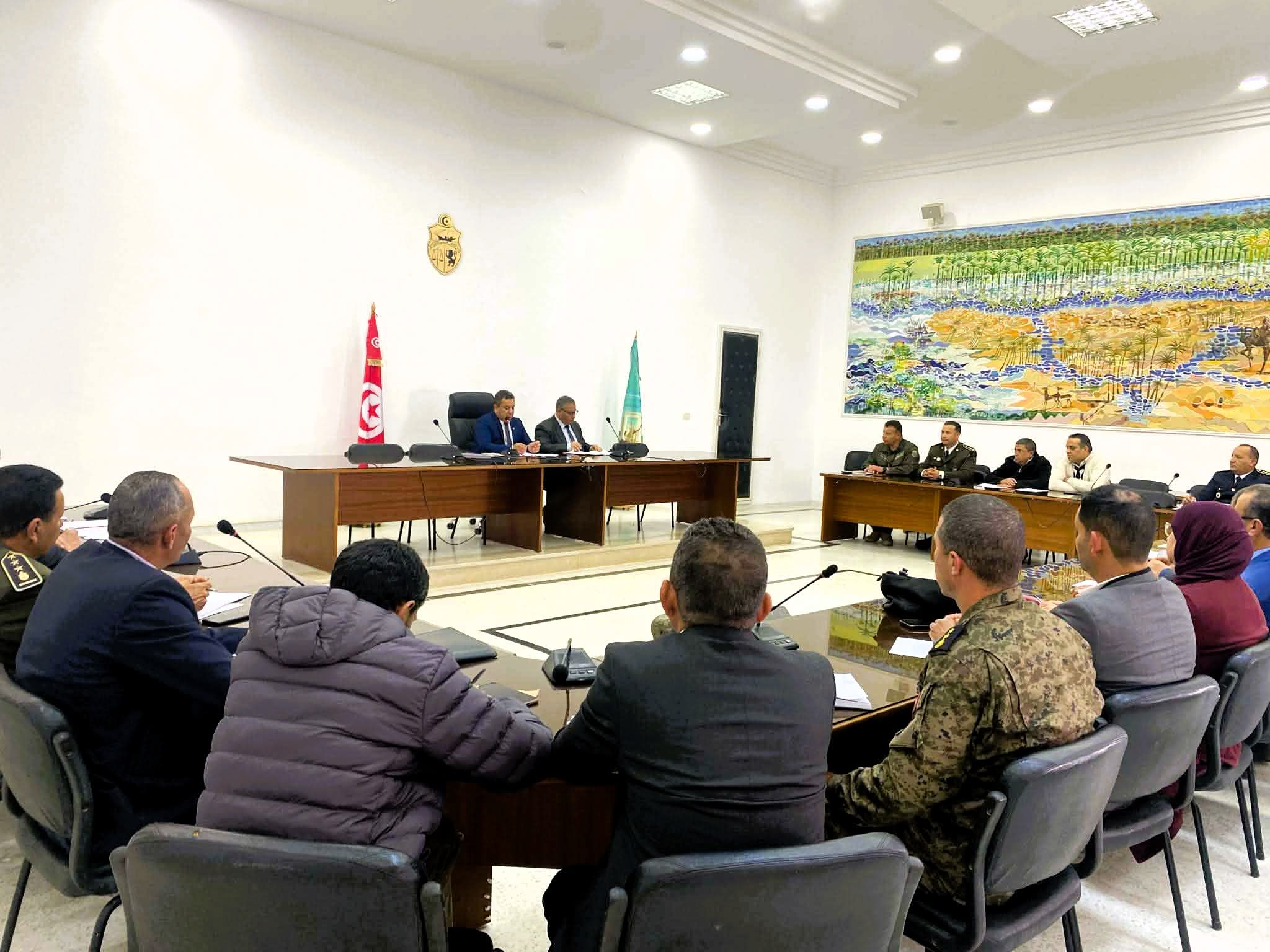 مدنين : جلسة لمتابعة تطور الأسعار وضمان إنتظام التزويد