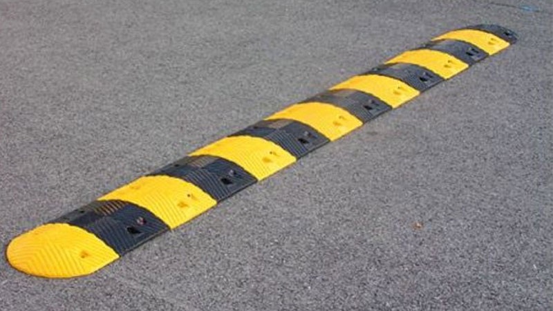 القيروان: 90 بالمائة من مخفّضات السرعة بالجهة مطابقة للمواصفات ويجري حاليا إزالة العشوائية منها