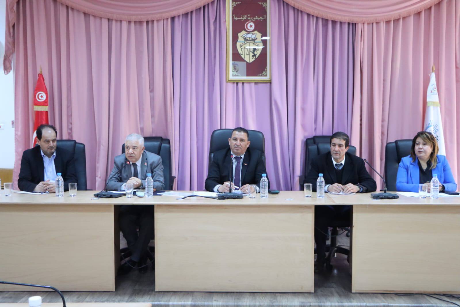 المنستير: كاتب الدولة للمياه يشرف على المجلس الجهوي للمياه.