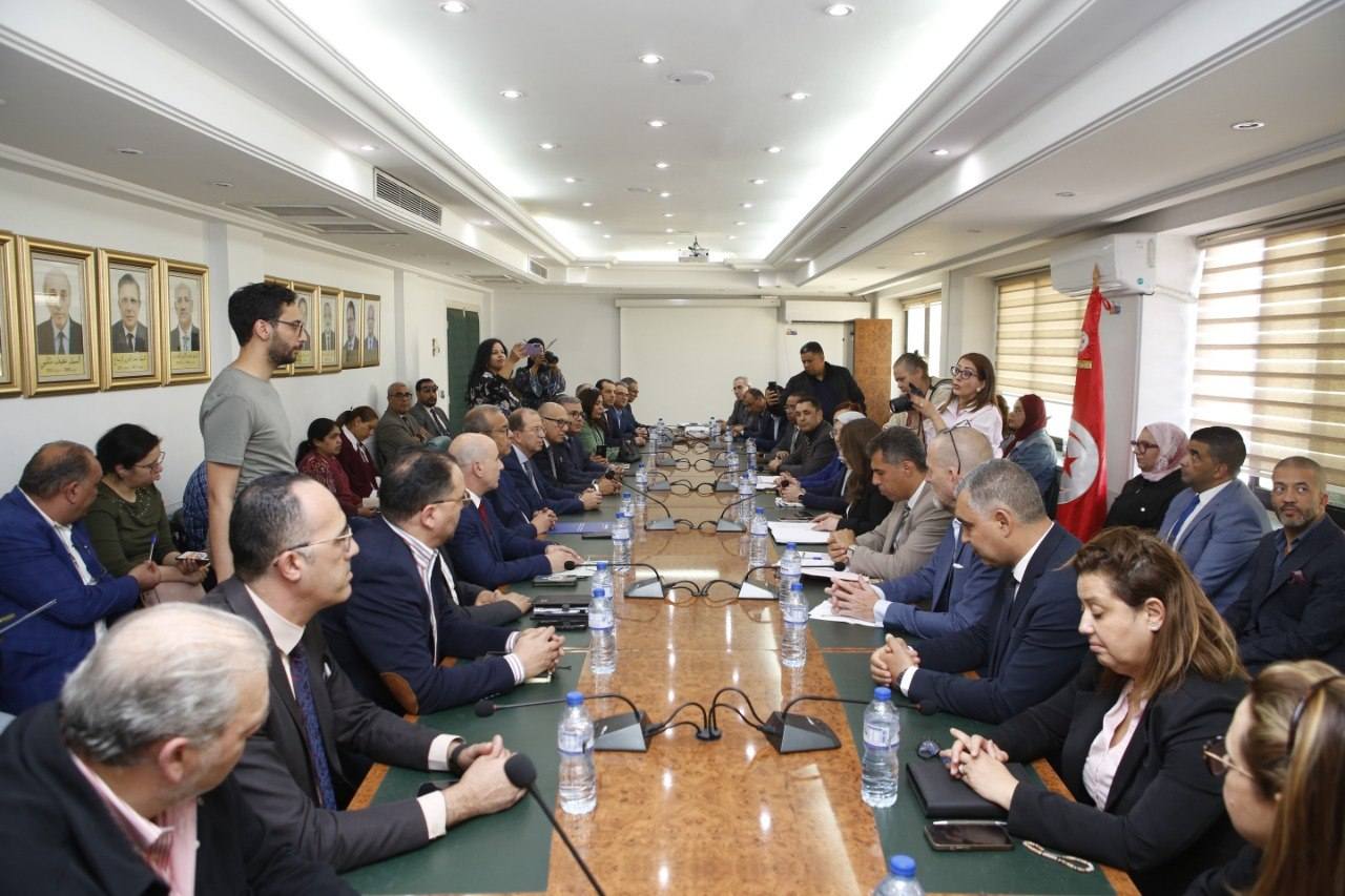 توقيع ميثاق التنافسية للنهوض بقطاع الصناعات الإلكترونية في أفق سنة 2030