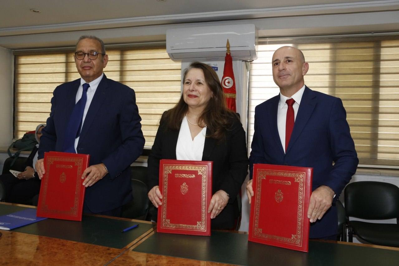 توقيع ميثاق التنافسية لقطاع الصناعات الإلكترونية في اطار شراكة بين القطاعين العام والخاص