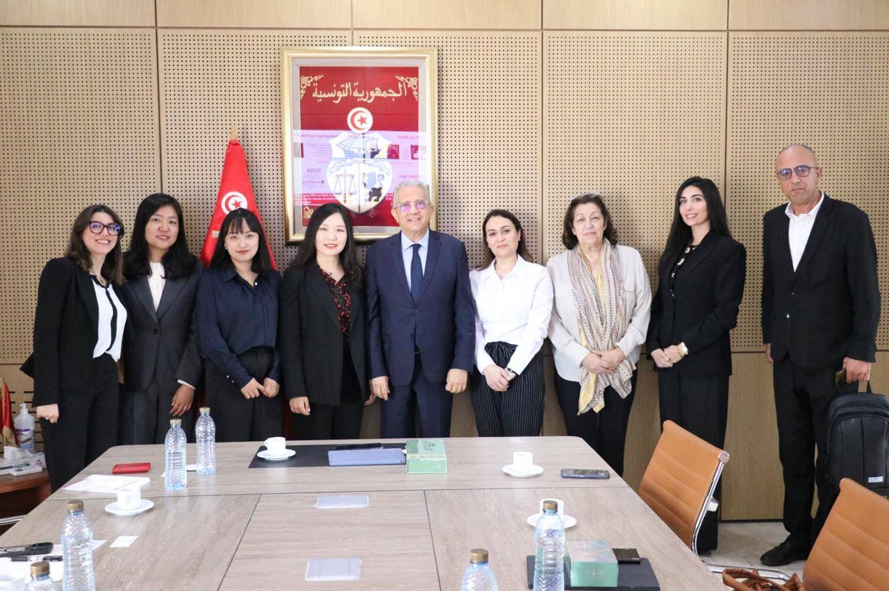 وزير الصحة يبحث مع شركة سينوفاك تطوير تصنيع اللقاحات والأدوية الحيوية في تونس