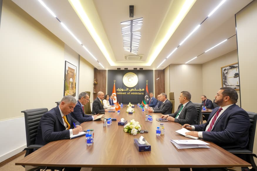 النفطي يلتقي بنظيره الليبي بمناسبة مشاركته في مراسم إفتتاح مقر الأمانة التنفيذية لتجمع الساحل والصحراء (س-ص) بطرابلس