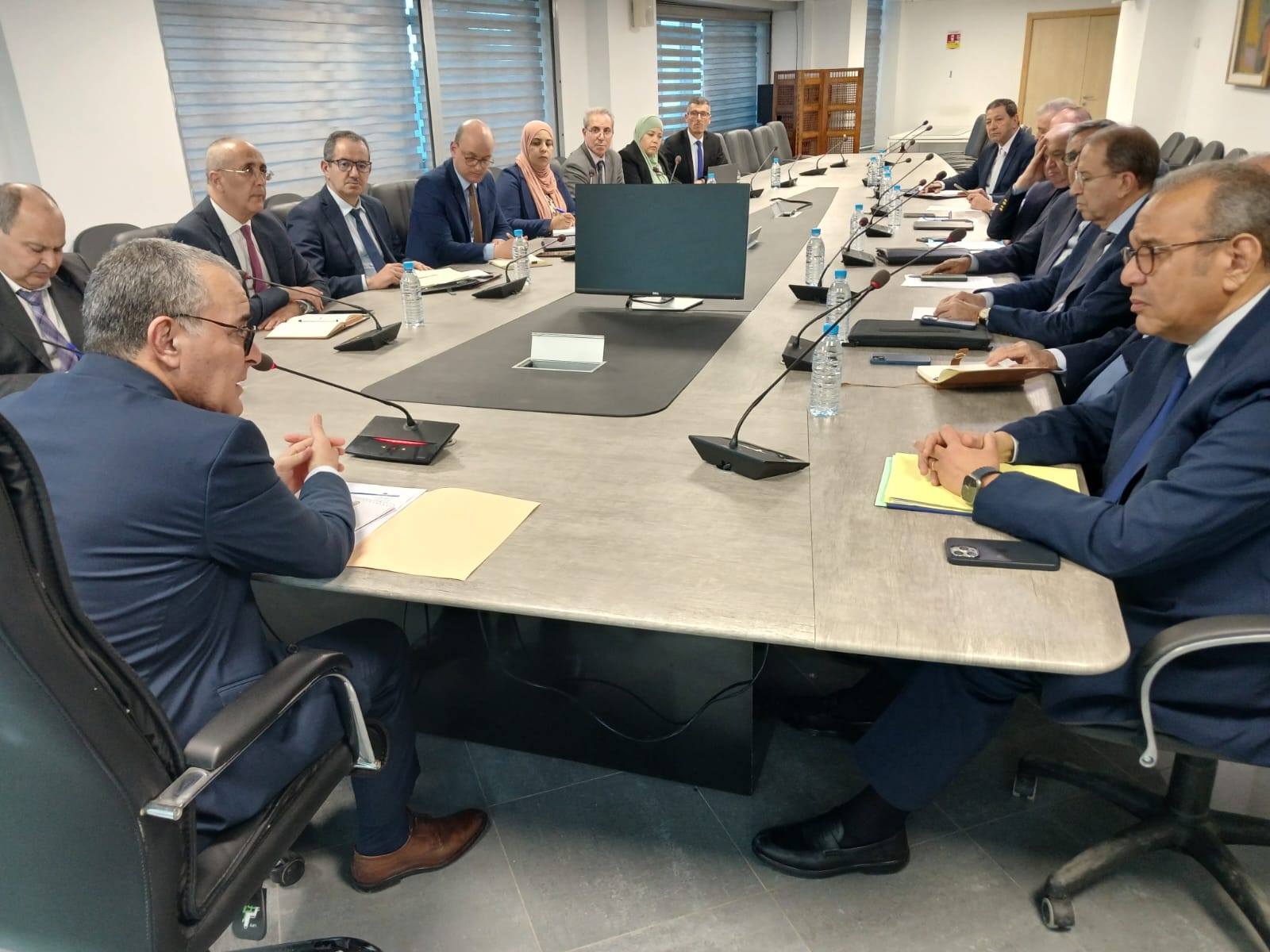 الفاعلون الاقتصاديون يدعون إلى إصلاحات عاجلة لتحسين مناخ الاستثمار وتعزيز ثقة المستثمرين في تونس