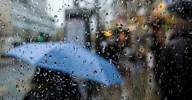 سحب أحيانا كثيفة مع أمطار متفرقة بالشمال والمناطق الغربية