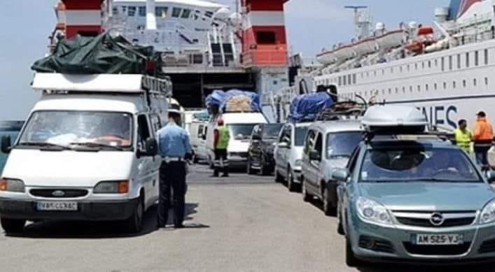 جامعة العمال التونسيين بالخارج تدعو رئيس الجمهورية للتدخل لفائدة الجالية التونسية بالخارج بمناسبة حلول العطلة الصيفية