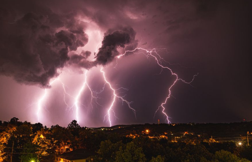 طقس الاثنين : أمطار غزيرة مع انخفاض تدريجي في درجات الحرارة