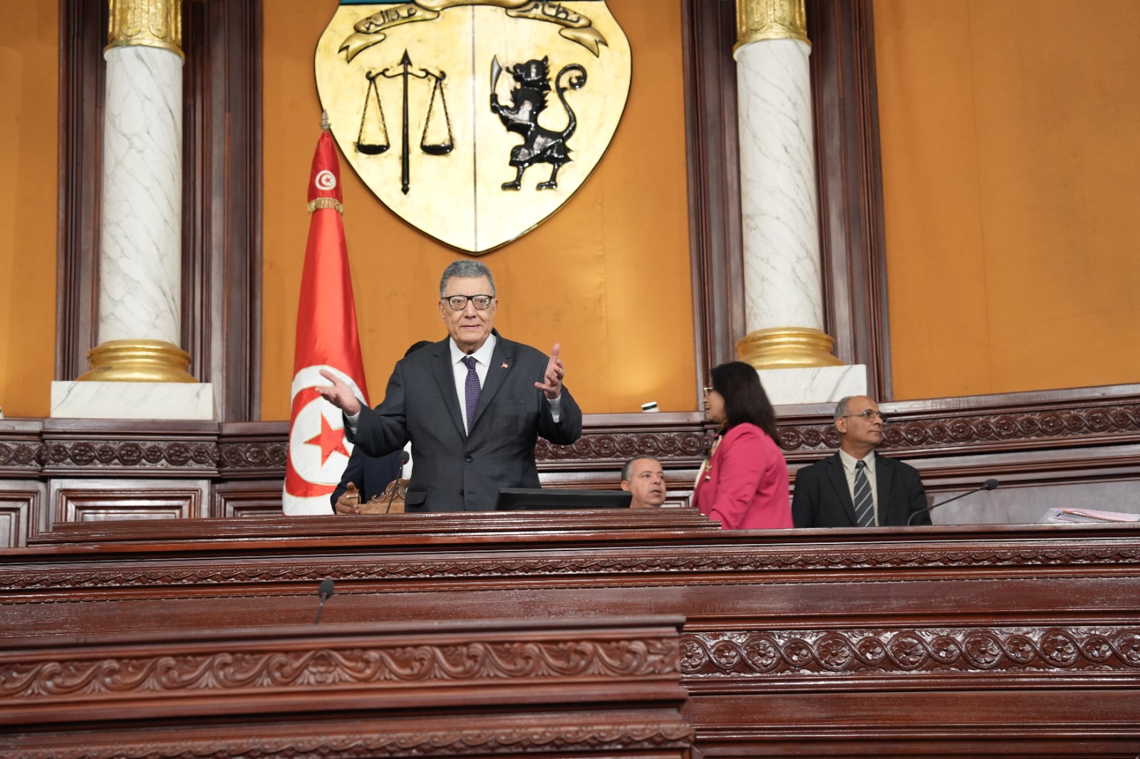 نواب الشعب يناقشون مقترح قانون يتعلق بتسوة مخالفات الصرف