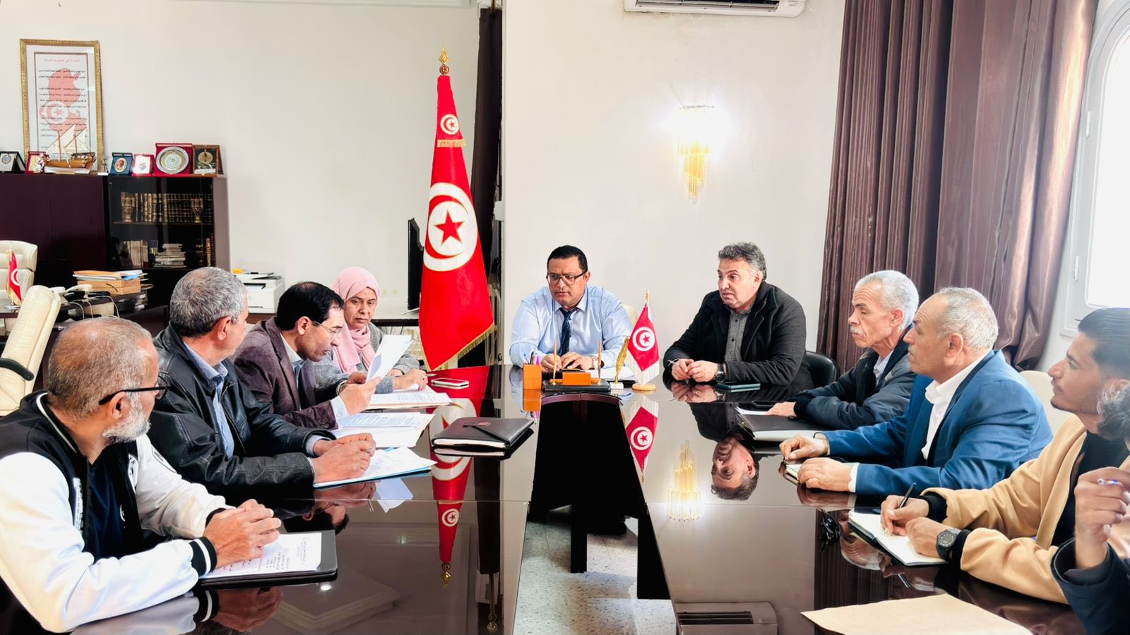 قبلي : تقدم انجاز مشروع تزويد قرية الفردوس من معتمدية رجيم معتوق بالماء الصالح للشرب