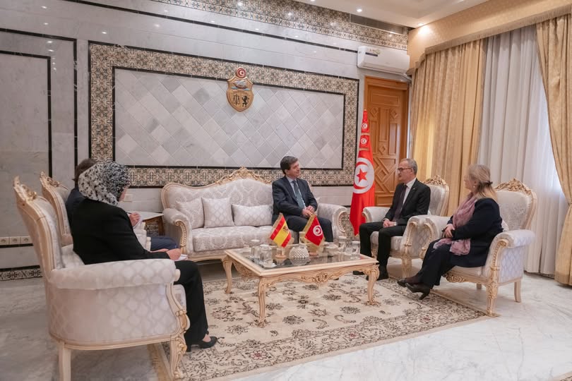 كاتب الدولة لدى وزير الخارجية يلتقي سفير اسبانيا في تونس