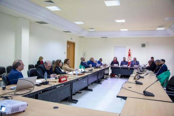 ممثلو رئاسة الحكومة في مجلس الجهات والأقاليم : التاكيد على أن الدولة تعمل على تسوية الوضعيات الشغلية الهشة