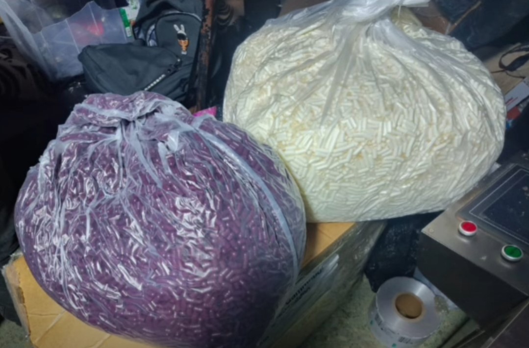 تفكيك شبكة دولية خطيرة: حجز حوالي 14 ألف قرص مخدّر ونحو 10 ملايين قرص في طور التصنيع (فيديو)