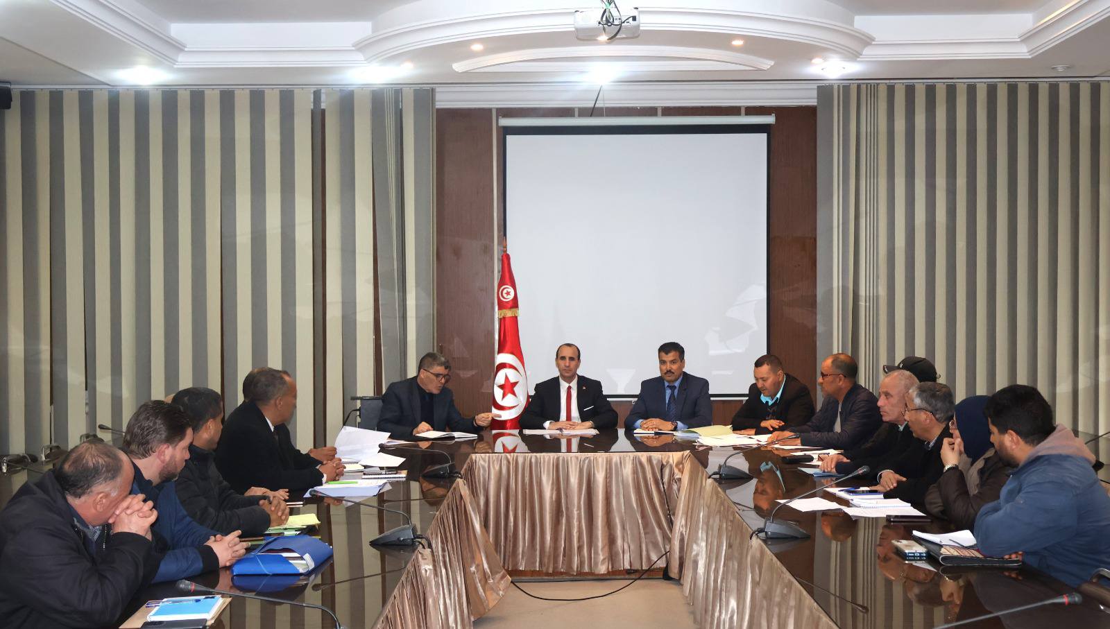 سليانة : متابعة نسق تقدم إنجاز مراجعة أمثلة التهيئة العمرانية