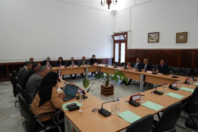 الدعوة لدعم أوجه التعاون بين ممثلي بلدان شمال إفريقيا صلب البرلمان الإفريقي خلال جلسة عمل مع مسؤول برلماني مصري