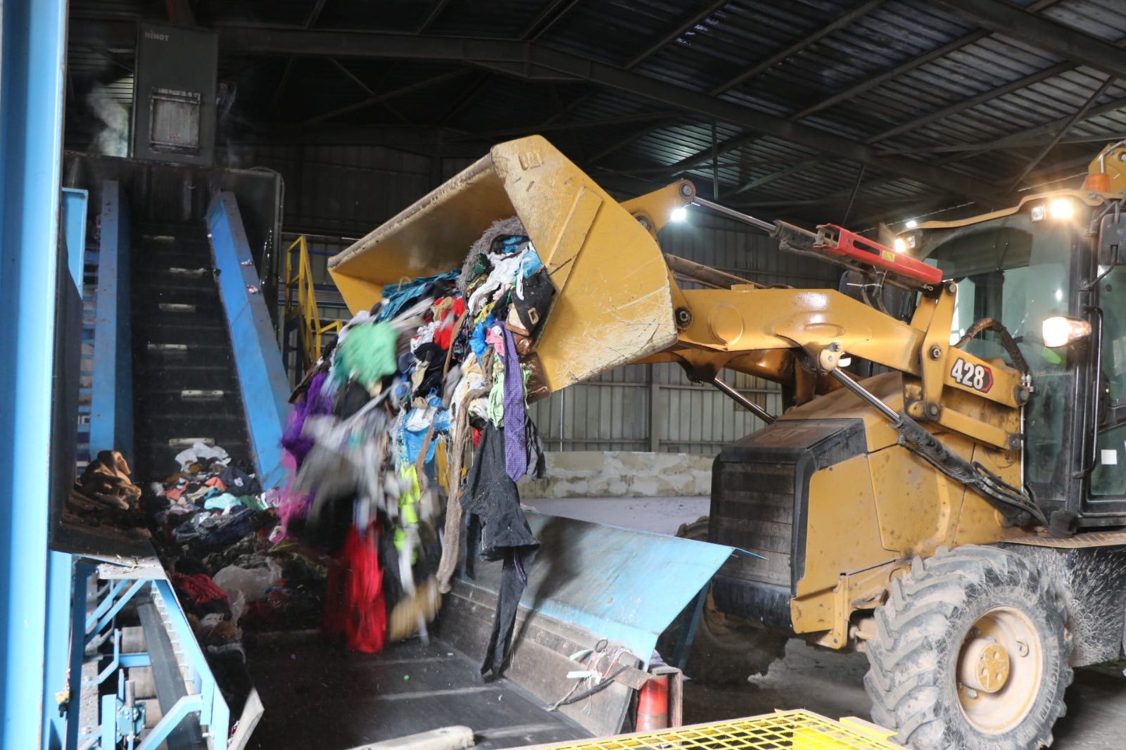 مشروع نموذجي لتثمين 10 آلاف طن من نفايات النسيج لإنتاج الطاقة بمصانع الإسمنت