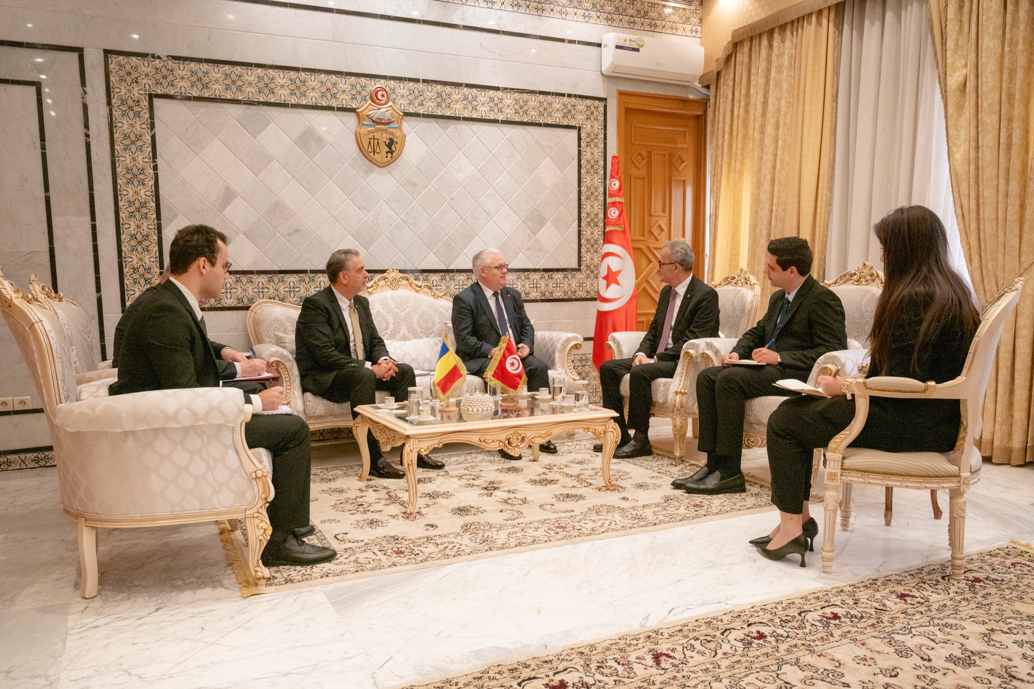 كاتب الدولة لدى وزير الخارجية يستقبل الممثل الشخصي لرئيس رومانيا لدى المنظمة الدولية للفرنكوفونية