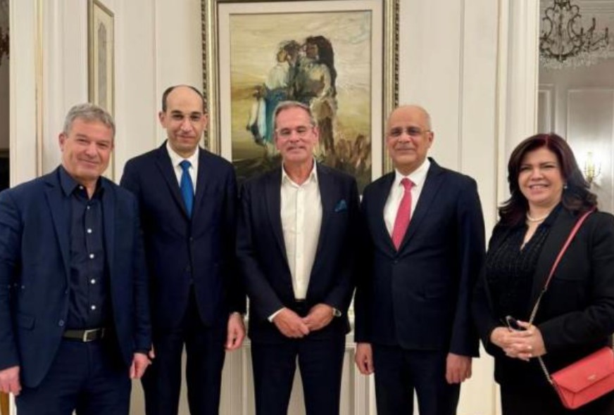 سفير تونس بباريس ورئيس نقابة مؤسسات تنظيم الرحلات السياحية بفرنسا يبحثان تعزيز جاذبية المنتوج السياحي التونسي