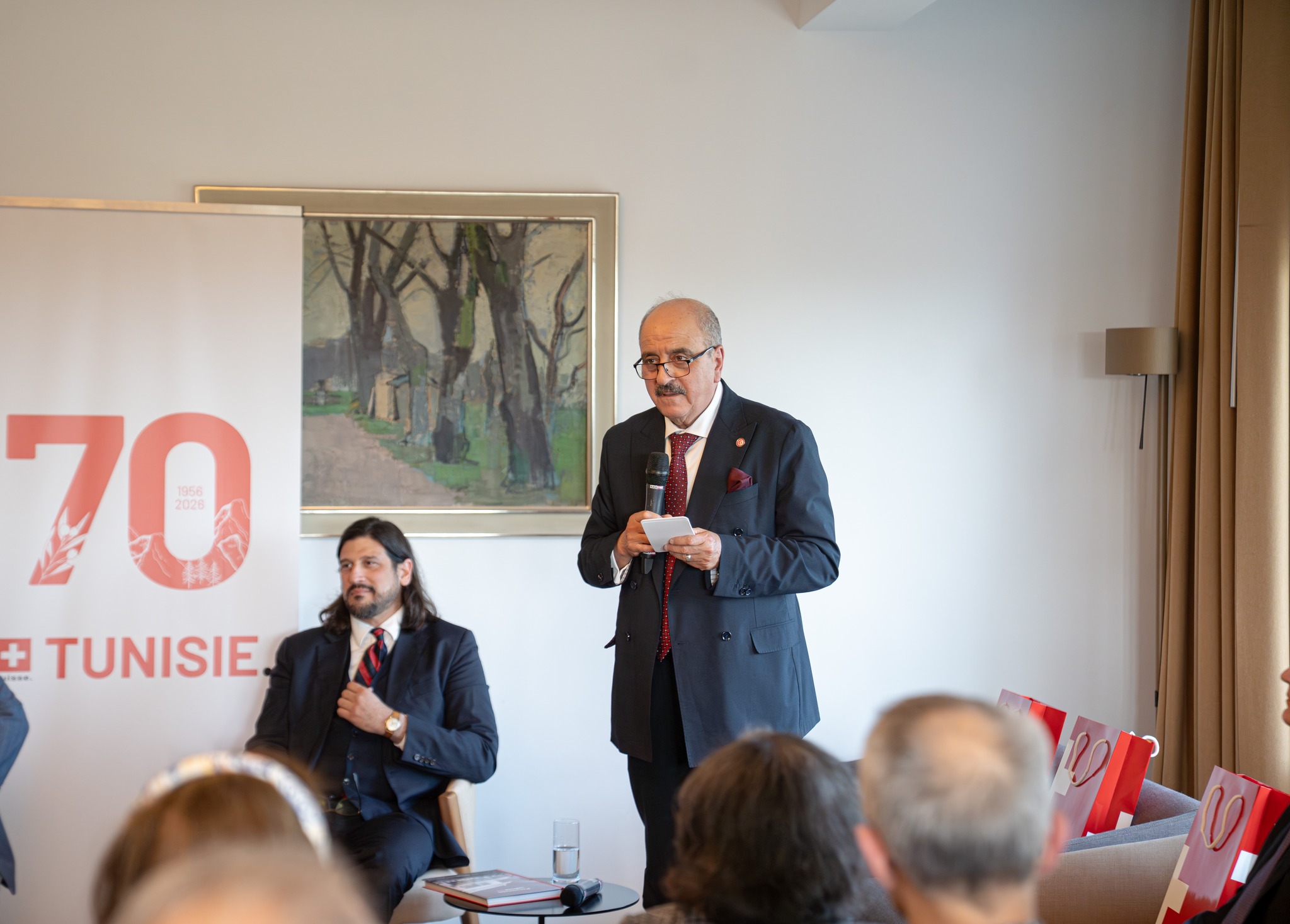  النفطي يؤكد أهمية مزيد تعزيز الشراكة الثنائية بين تونس وسويسرا