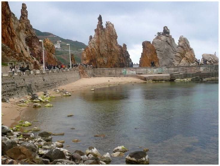 سحب عابرة بأغلب الجهات