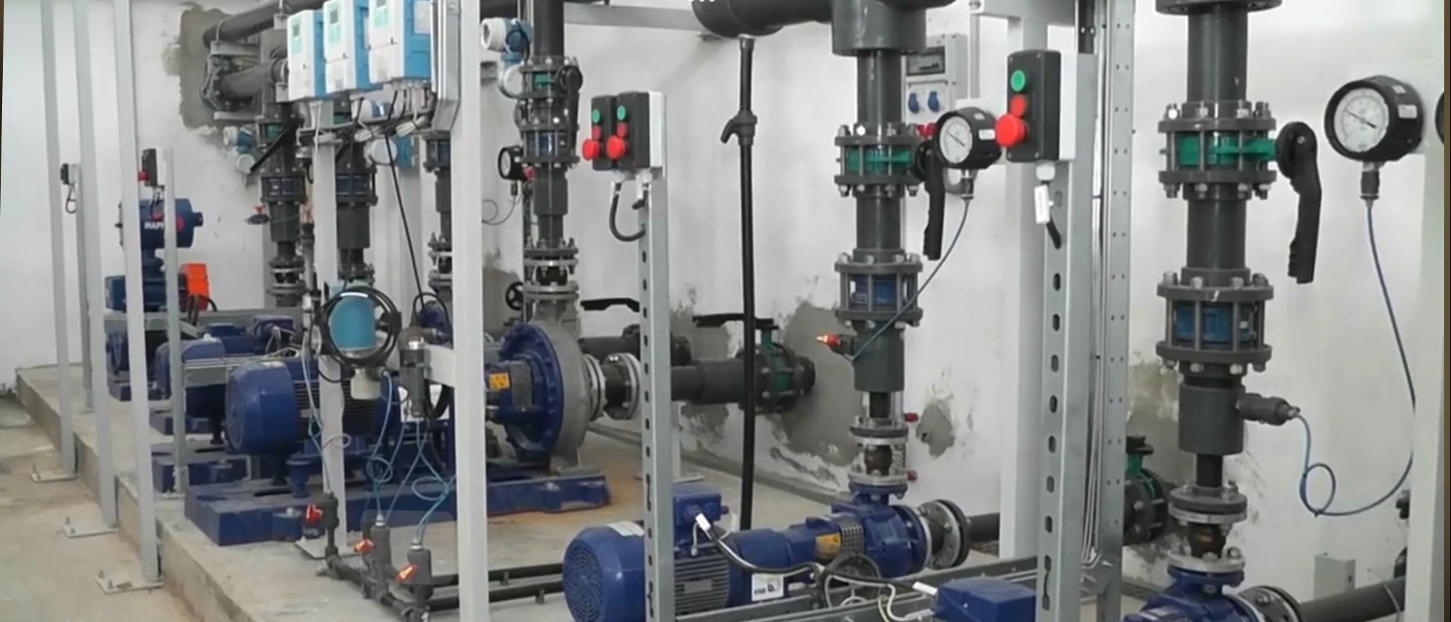 الصوناد : طلب عروض لتجهيز محطة تحلية المياه بڨفصة الغربية بمنظومة للطاقة الشمسية الفوطوضوئية