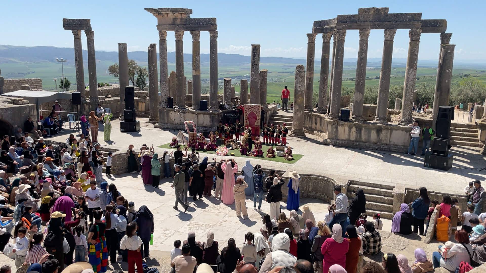 الموقع الأثري بدقة يحتضن اليوم الدورة 3 من تظاهرة "دقة التاريخ الفن و الثقافة" المخصصة لتوظيف مهارات الأطفال و إبداعاتهم