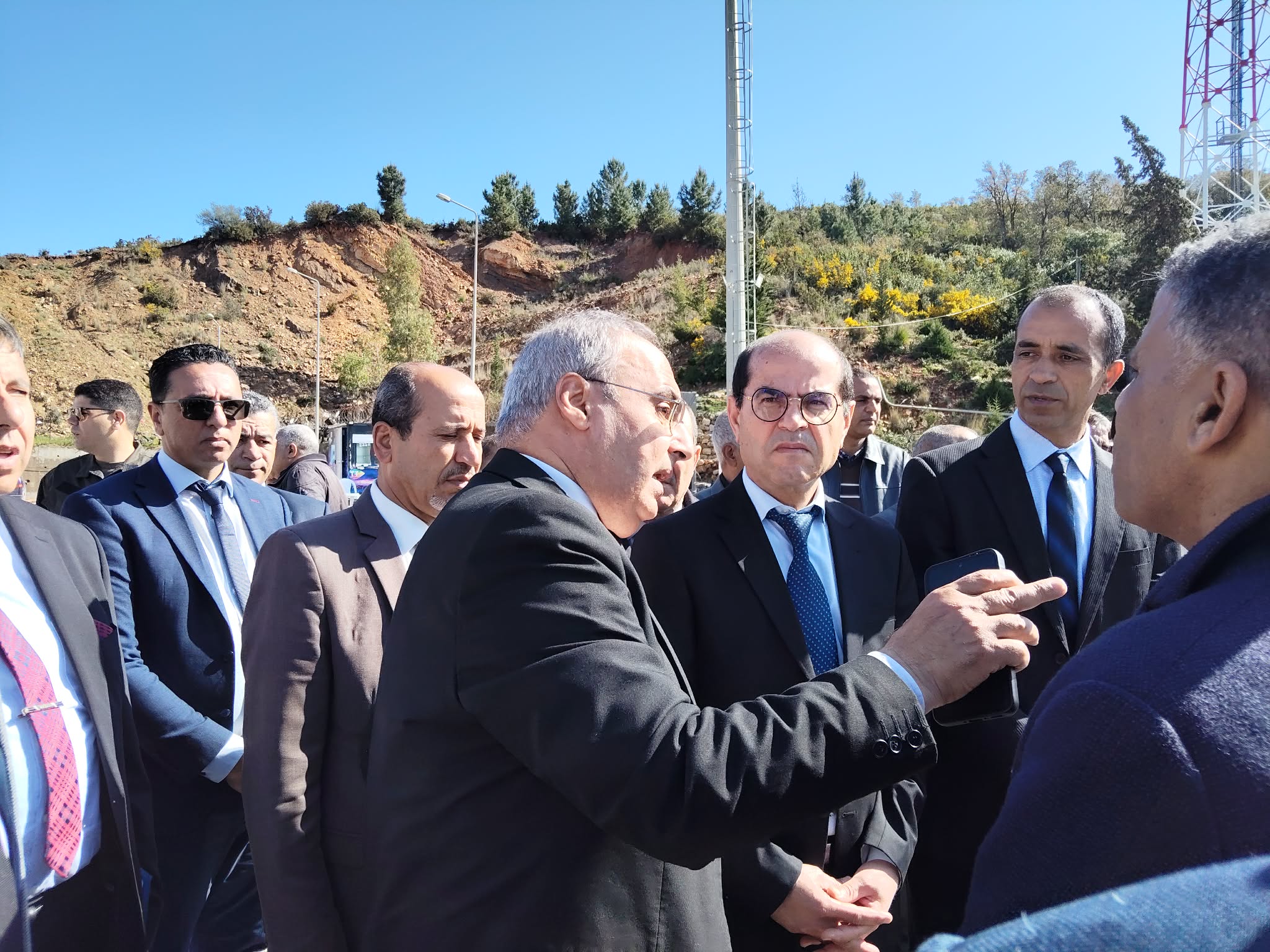 وزير التجهيز يؤكد  تقدم مرحلة التصفية العقارية لمشروع الطريق السيارة بوسالم - القطر الجزائري الذي سيكون من أولويات المخطط التنموي القادم