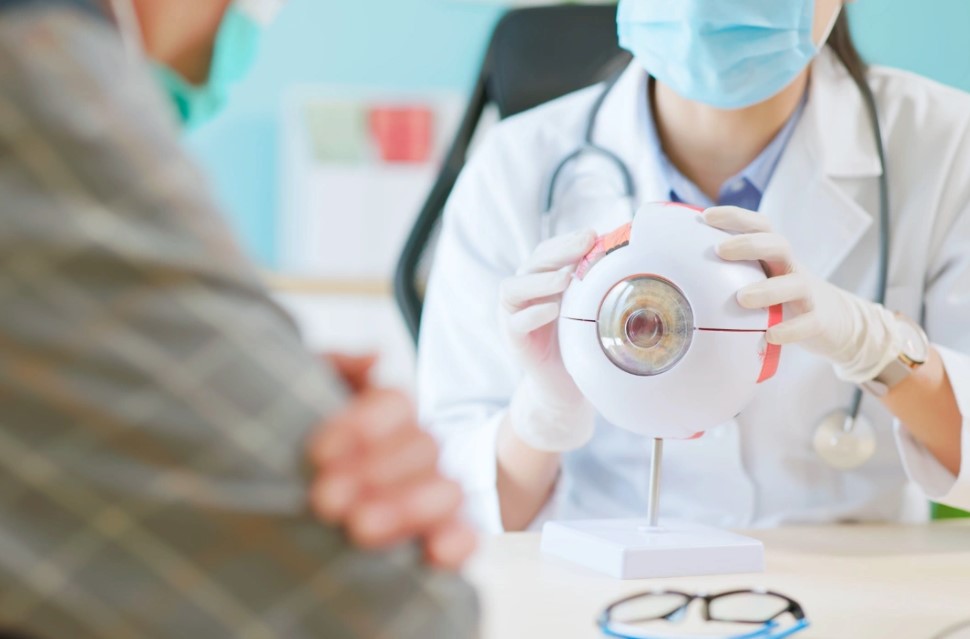 لتقصي الماء الأبيض في العيون: أكثر من 120 شخصا ينتفعون بخدمات قافلة صحية في بن عروس