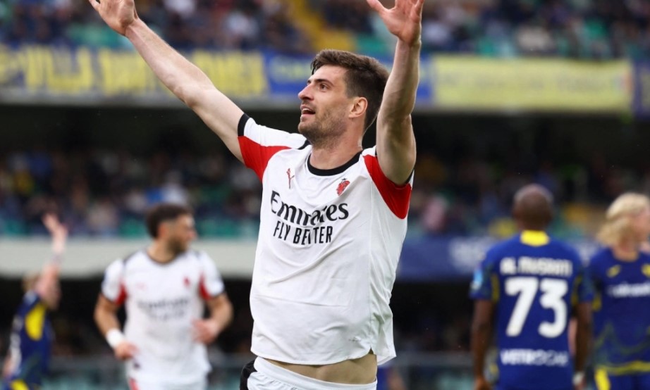 البطولة الايطالية: ميلان يعزز حظوظه في بلوغ رابطة أبطال أوروبا بفوزه على فيرونا