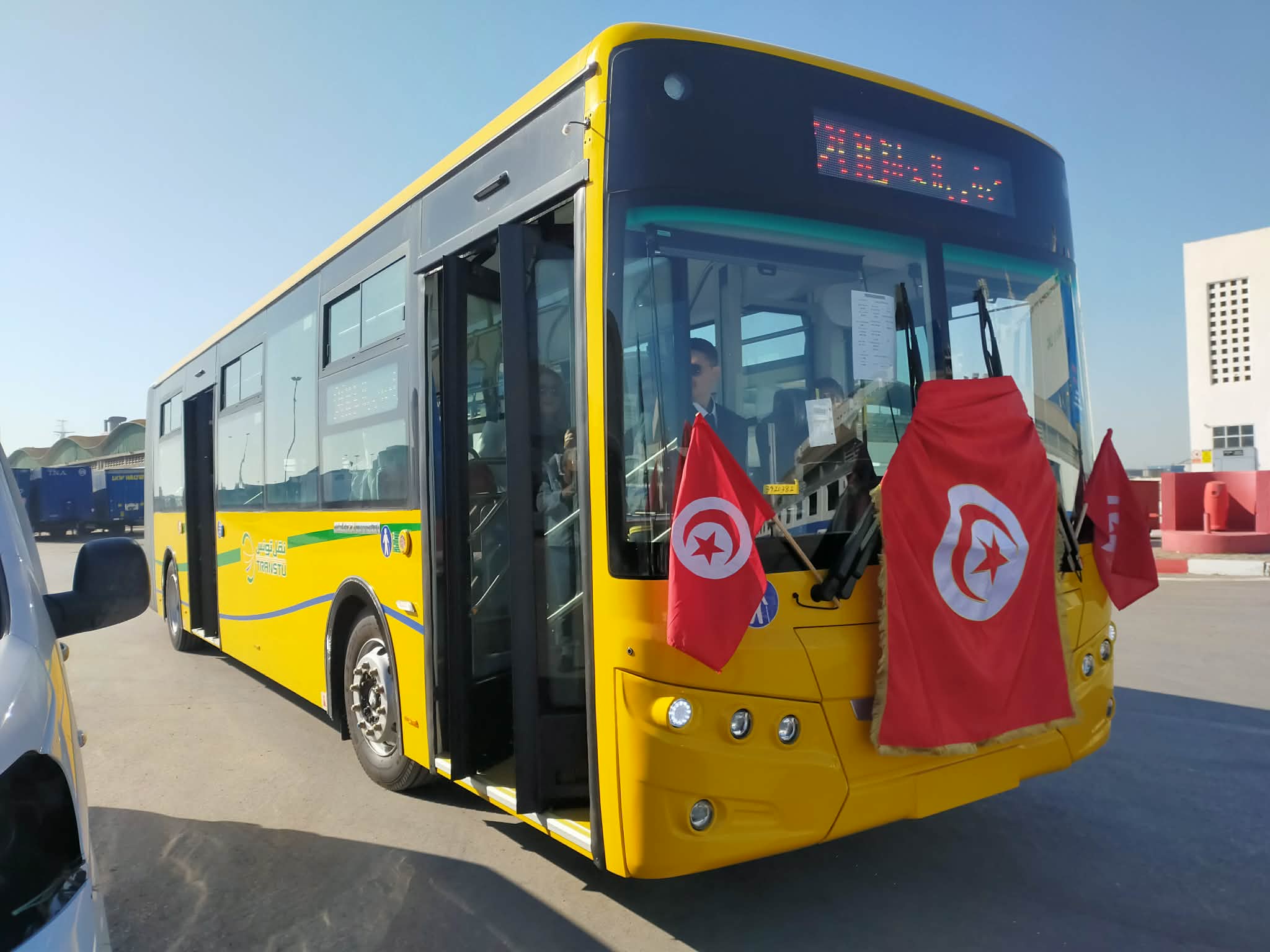 ميناء حلق الوادي: وصول 136 حافلة جديدة من الصين (فيديو)