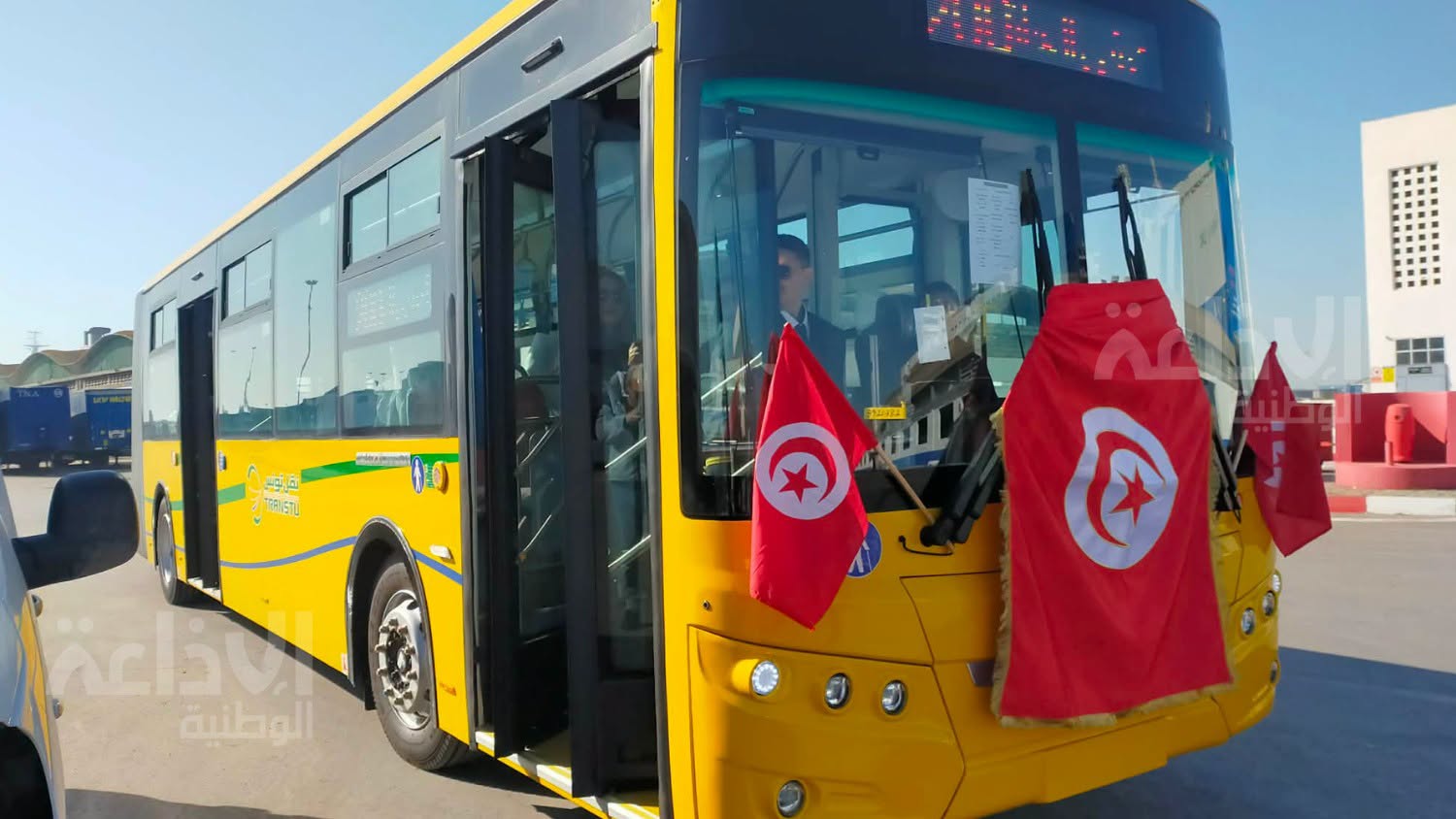 ميناء حلق الوادي: وصول 136 حافلة جديدة من الصين (صور + فيديو)