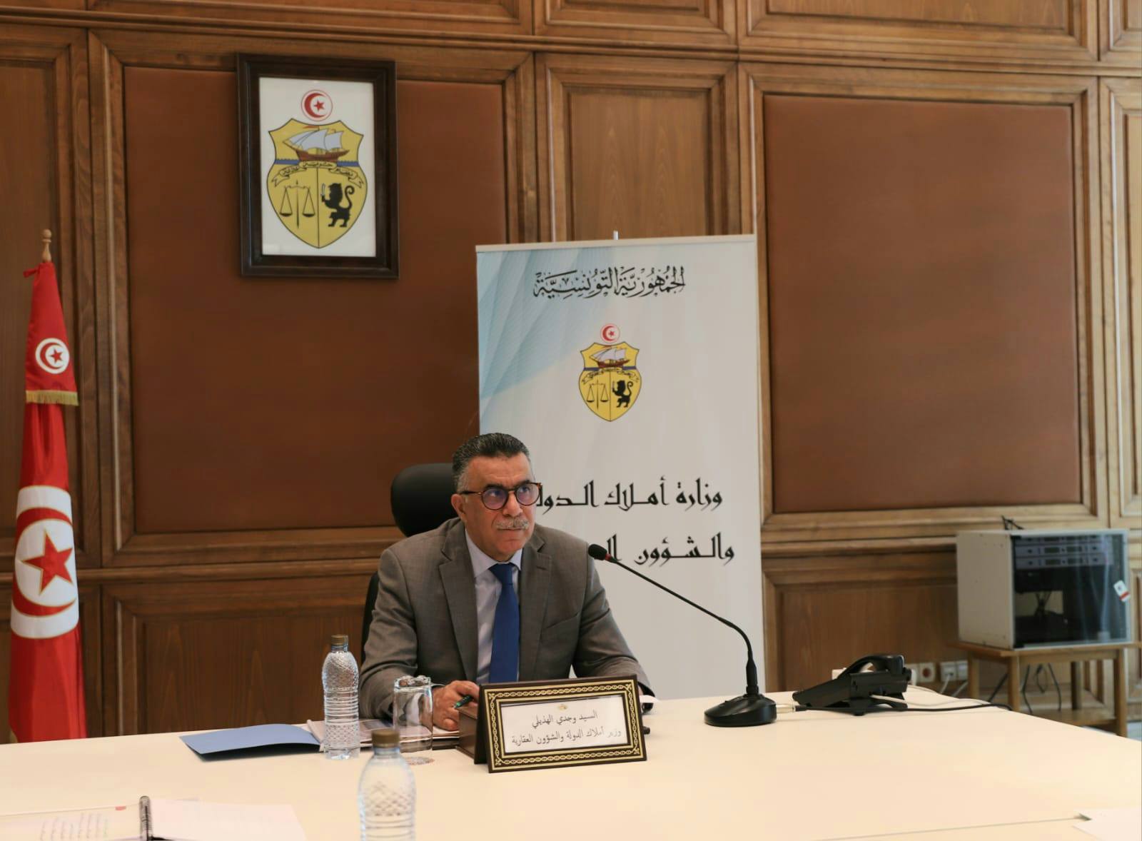 وزير أملاك الدولة والشؤون العقارية يؤكّد على أهميّة الرّفع من نسق تسوية الوضعيّات العقارية