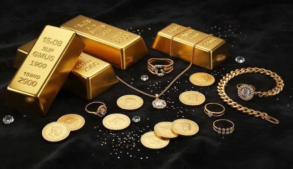 الذهب يتراجع مع صعود الدولار وسط ترقب بشأن محادثات أمريكا وإيران