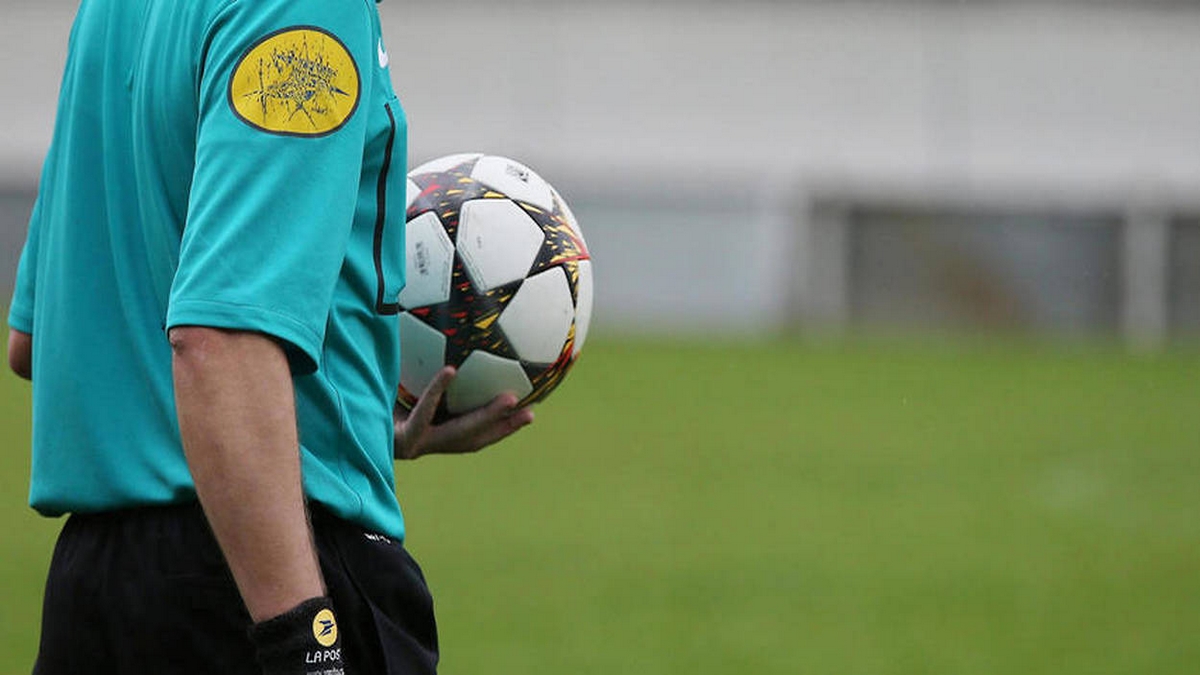 بطولة الرابطة المحترفة الاولى (الجولة 25-مؤجلة):الحكم حمزة جعيد يدير مباراة الترجي الرياضي و الترجي الجرجيسي